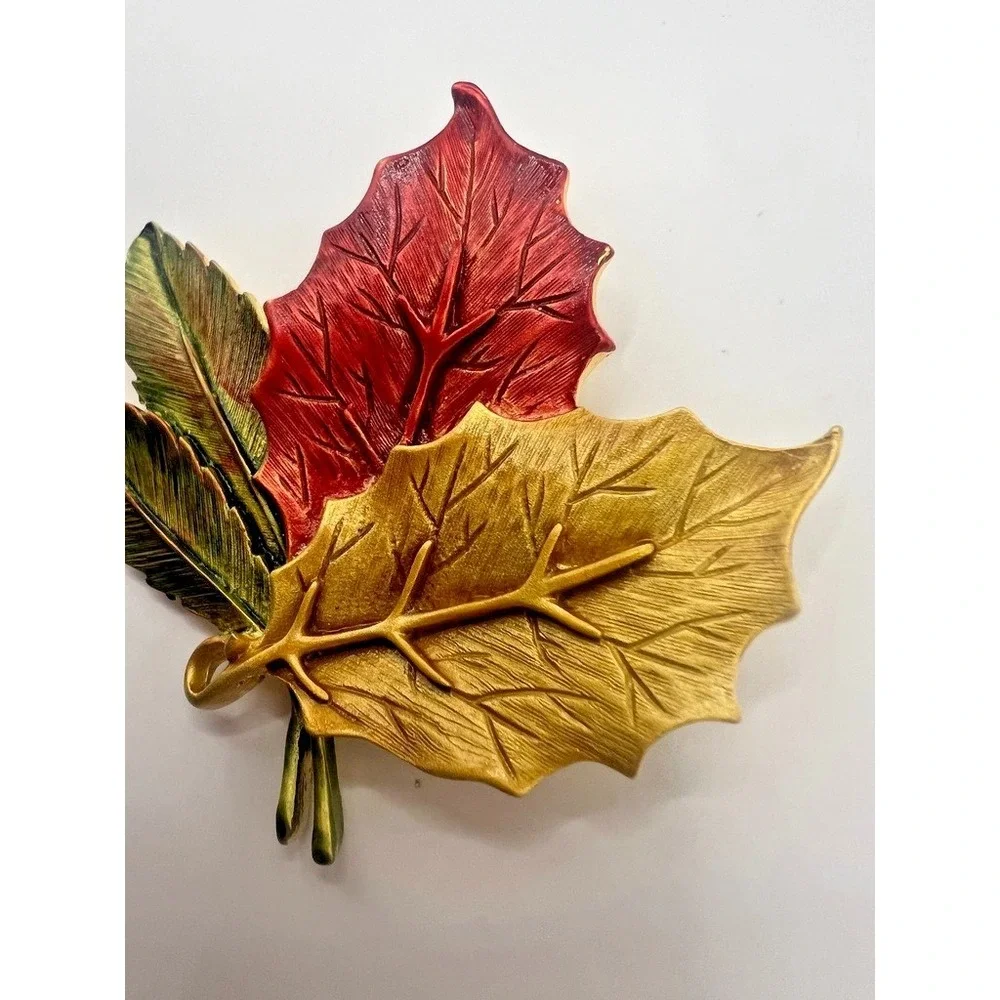 Vintage Tona Leaf Brooch Large 3